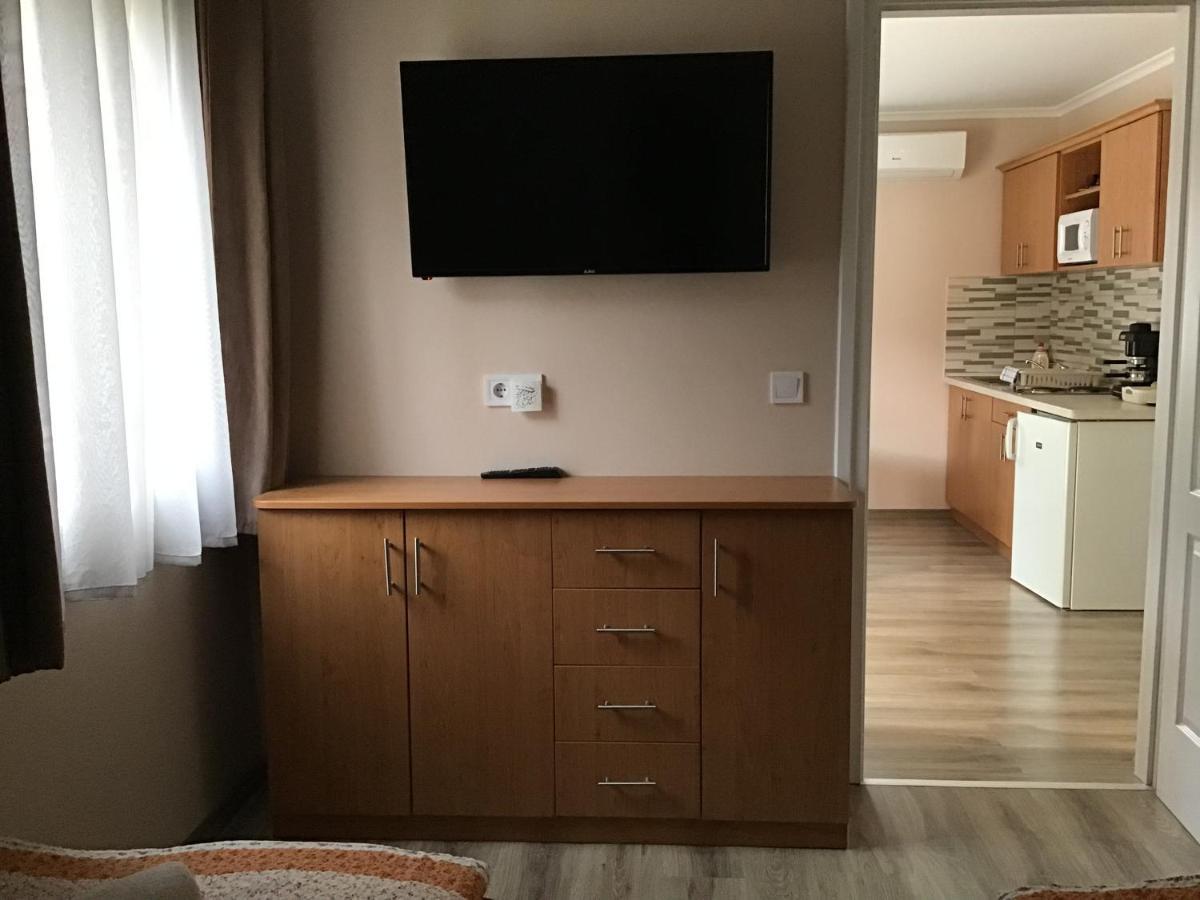 Dravecz Apartman Балатонлелле Экстерьер фото
