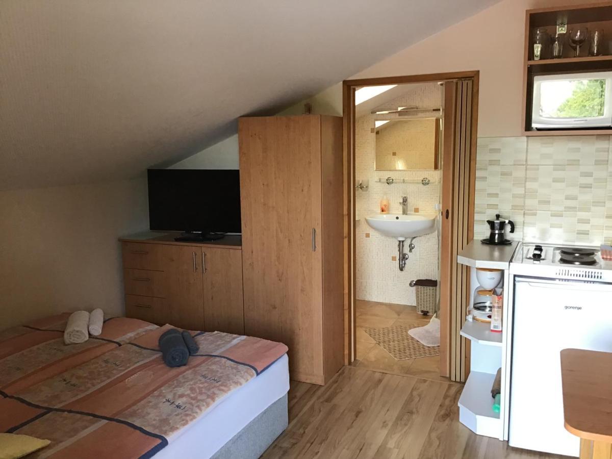 Dravecz Apartman Балатонлелле Экстерьер фото
